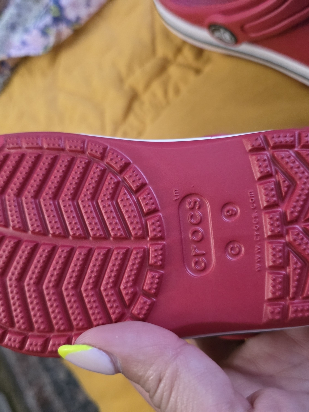 Crocs Kids' Classic Clog in Pink - Picture 6 of 6